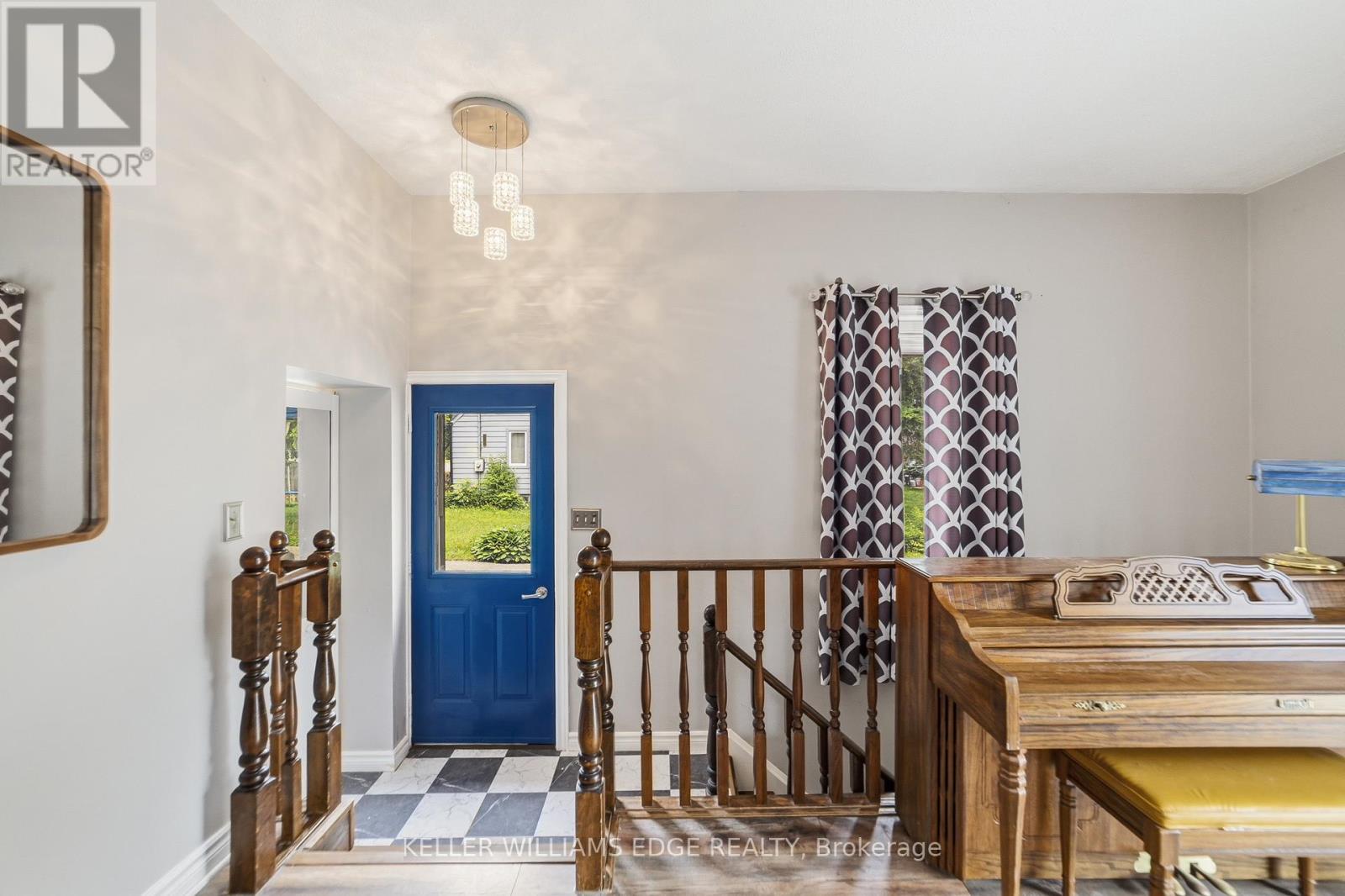 32 CLENCH AVENUE - 28