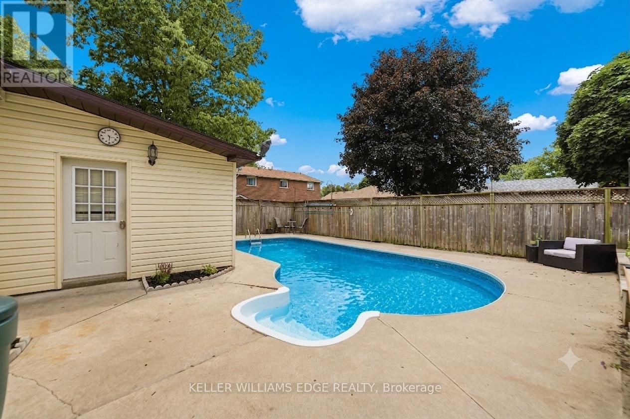 32 CLENCH AVENUE - 30