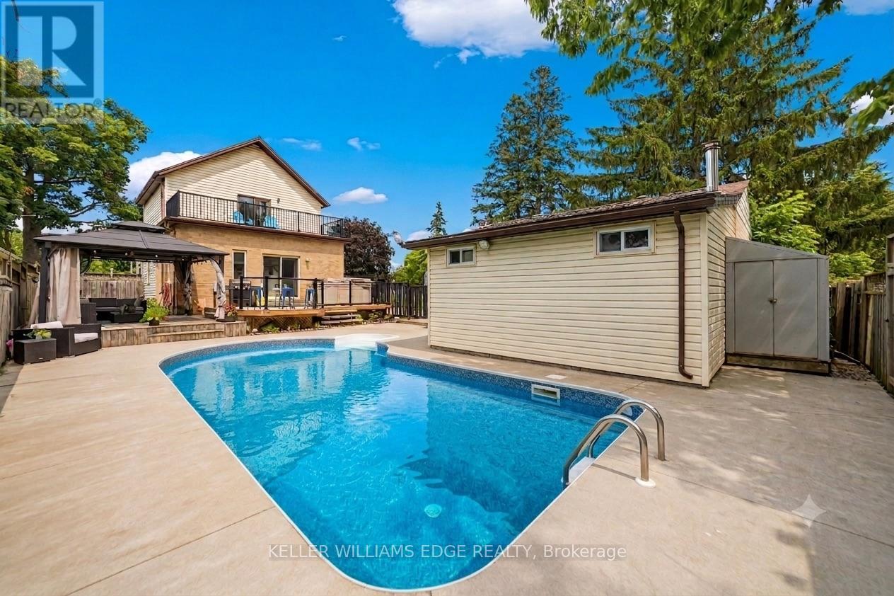 32 CLENCH AVENUE - 31