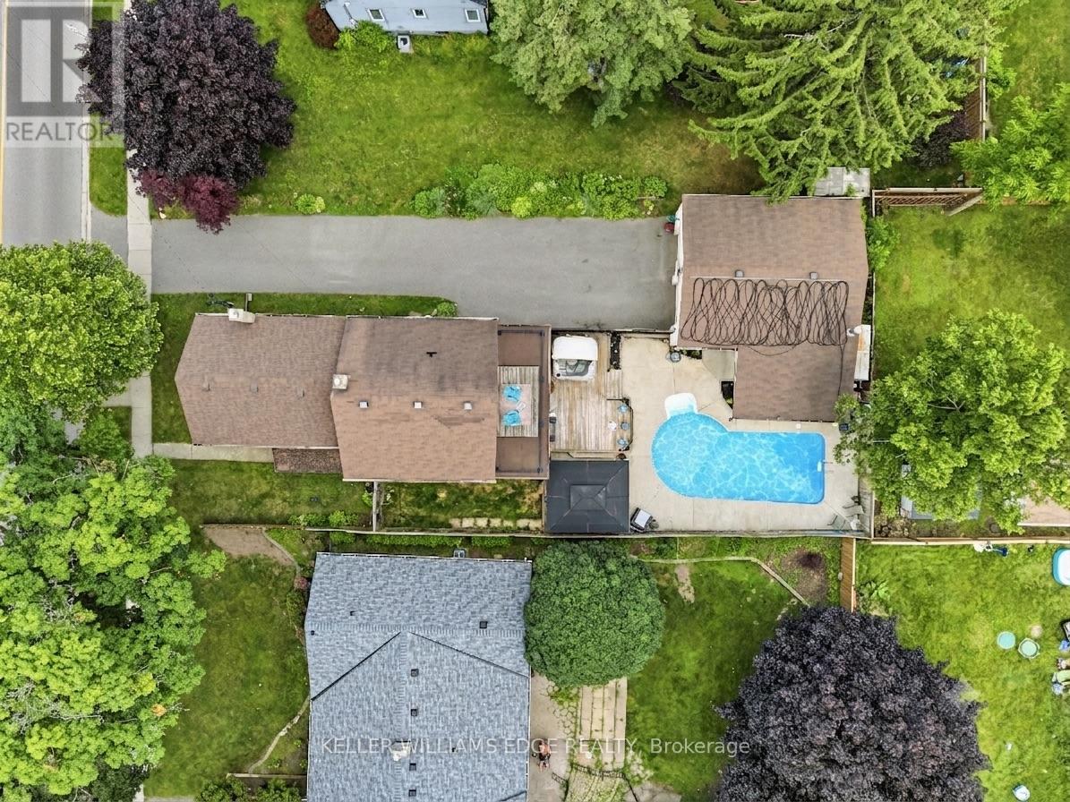 32 CLENCH AVENUE - 40