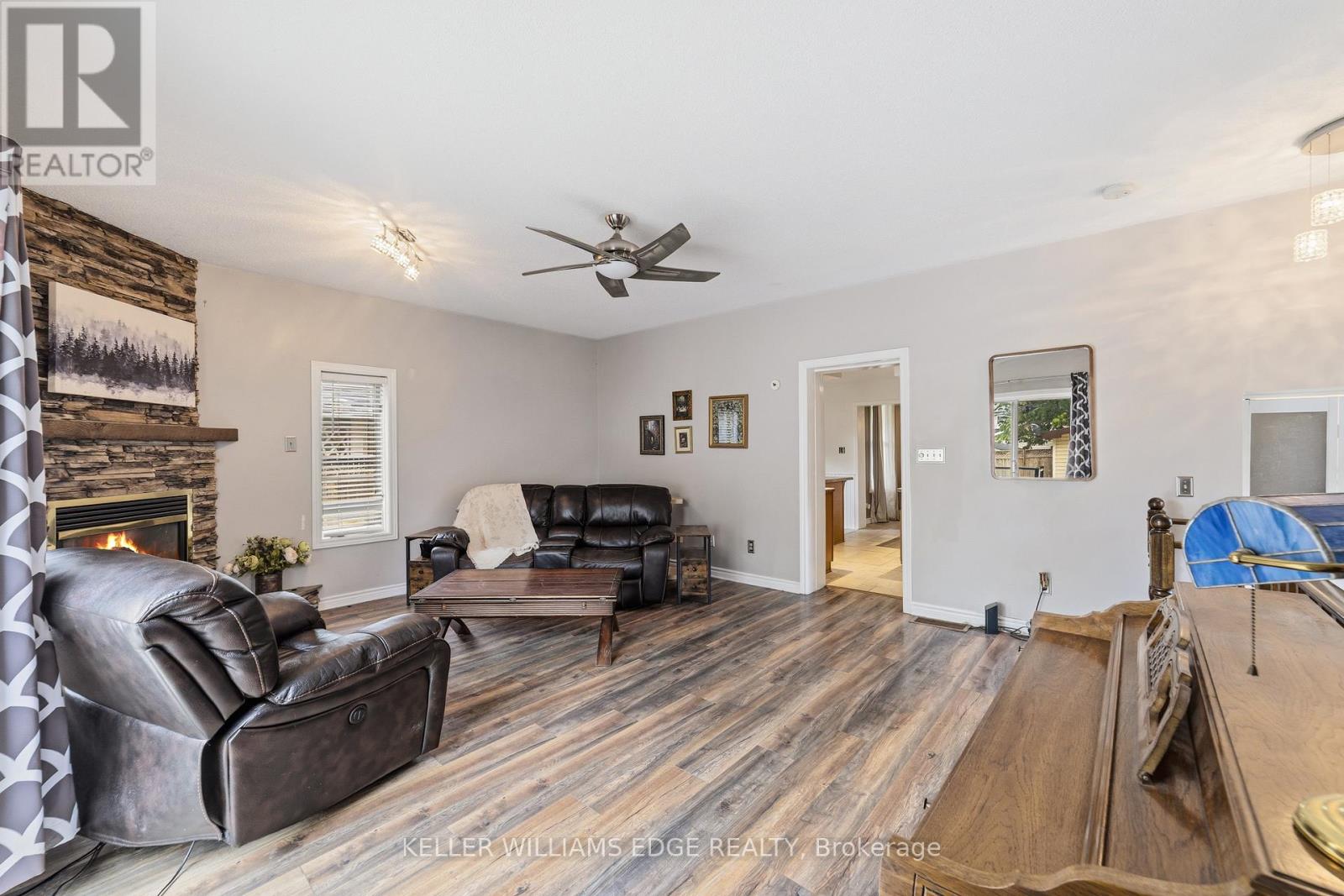 32 CLENCH AVENUE - 6