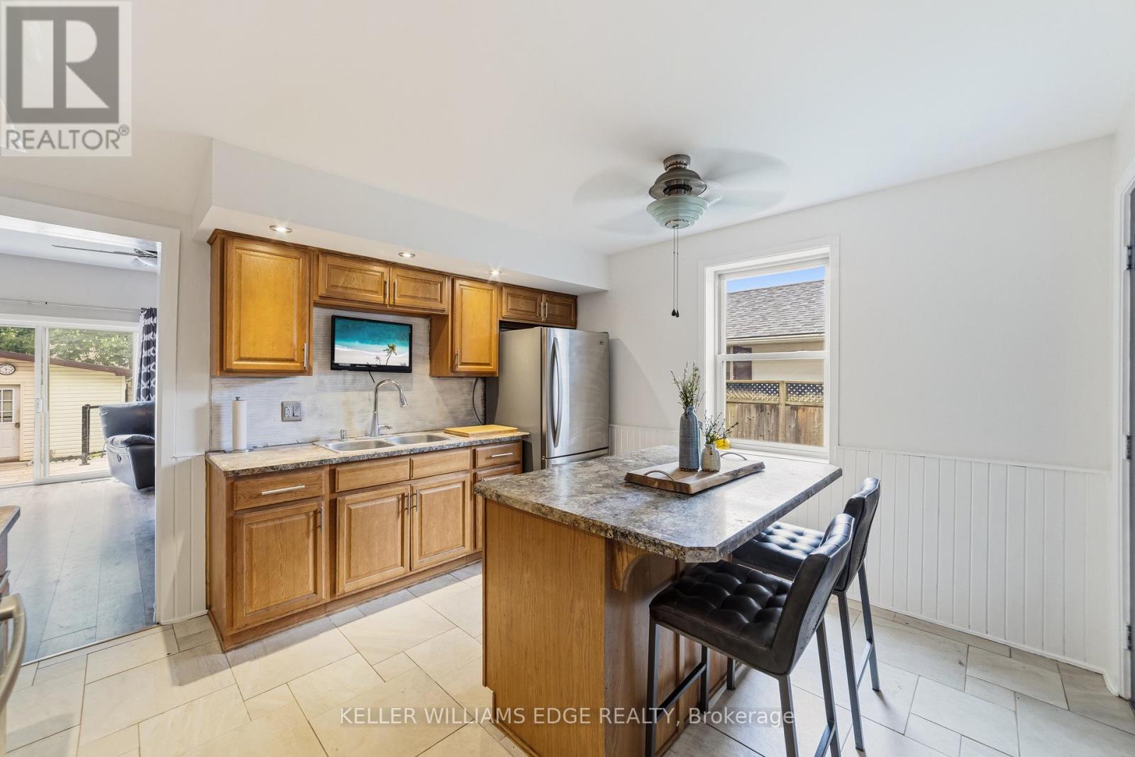 32 CLENCH AVENUE - 8