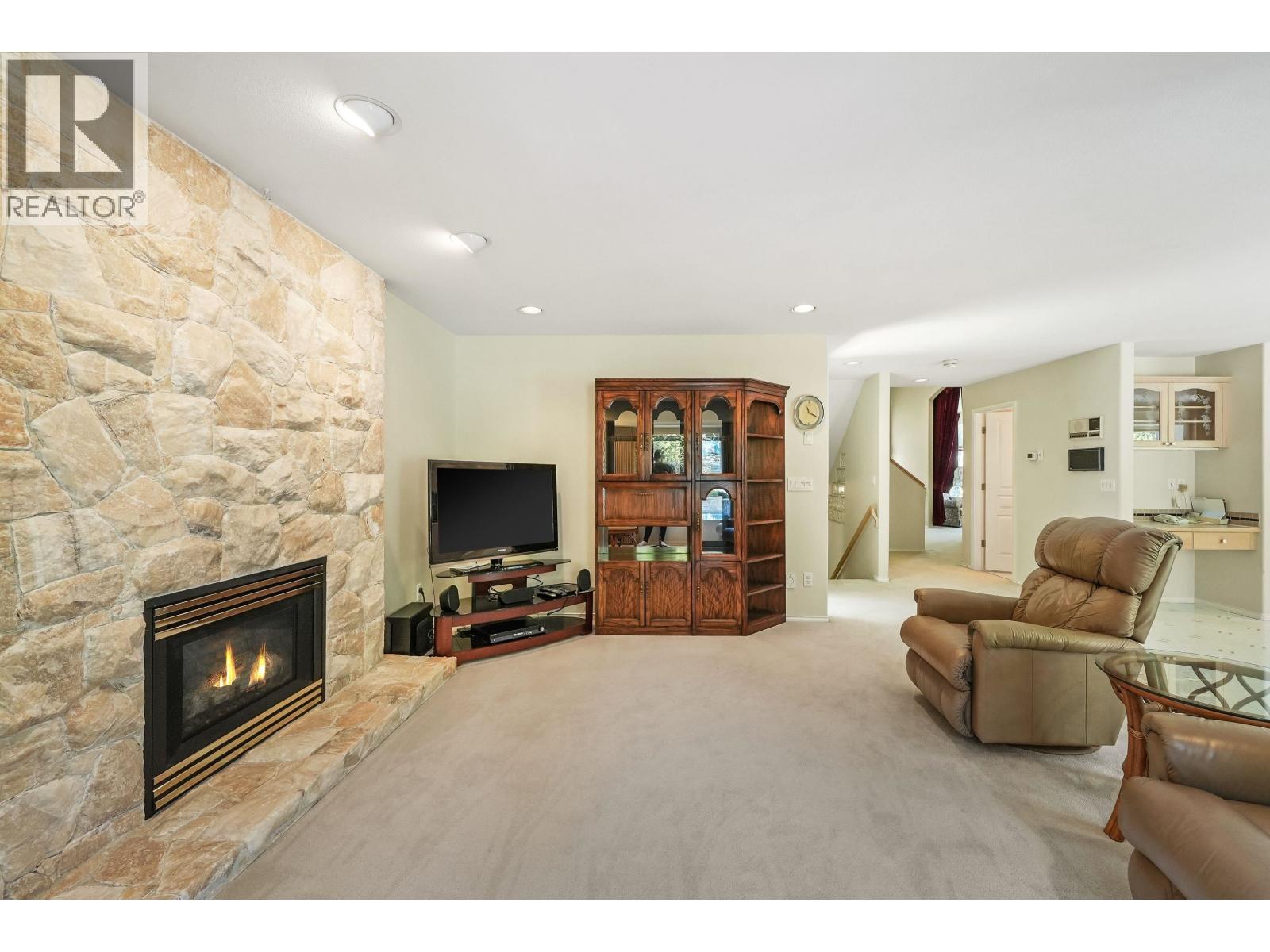 136 PARKSIDE DRIVE, Port Moody