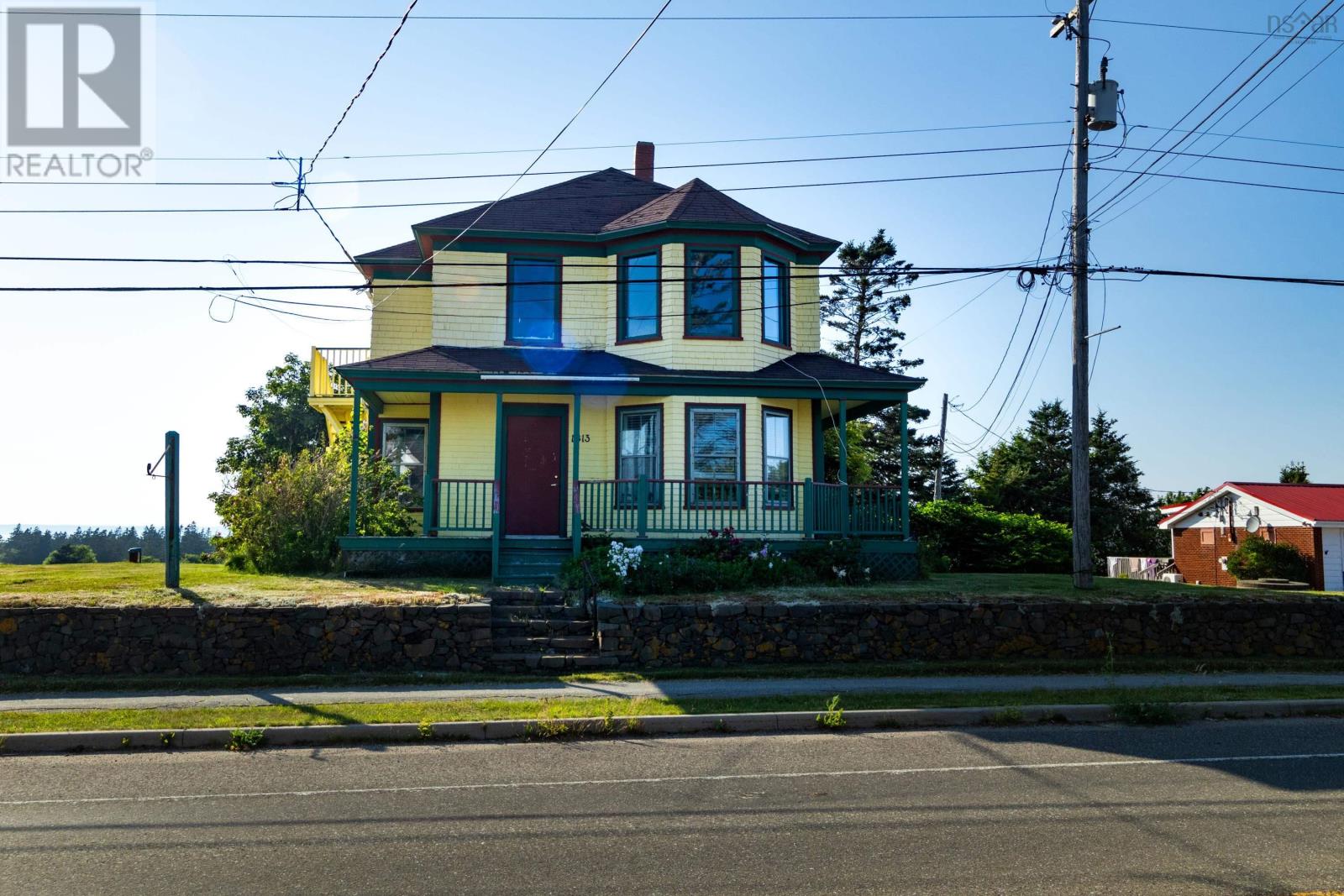 1813 Highway 1 - 1