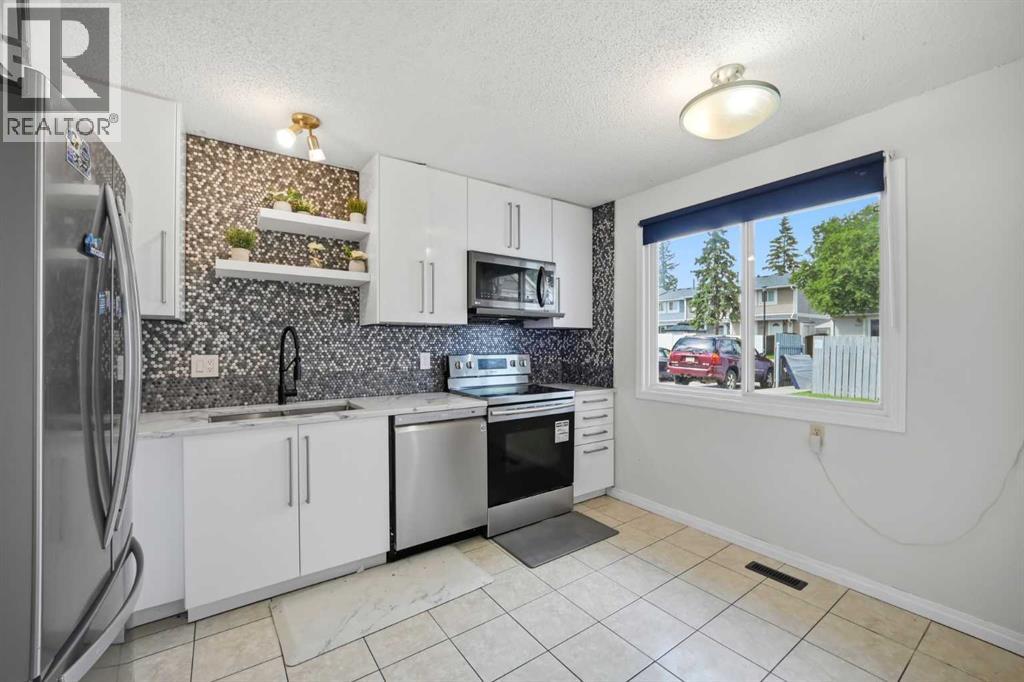 409 Georgian Villas NE - 6