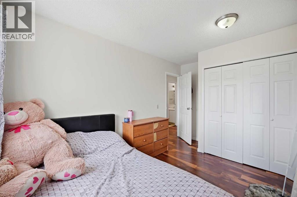 409 Georgian Villas NE - 24