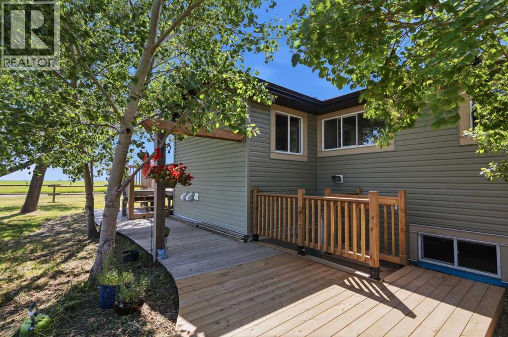 482103 160 Street E - 28