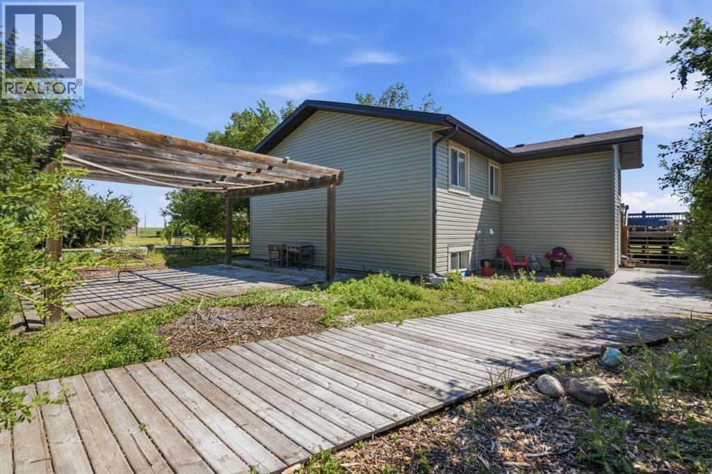 482103 160 Street E - 30