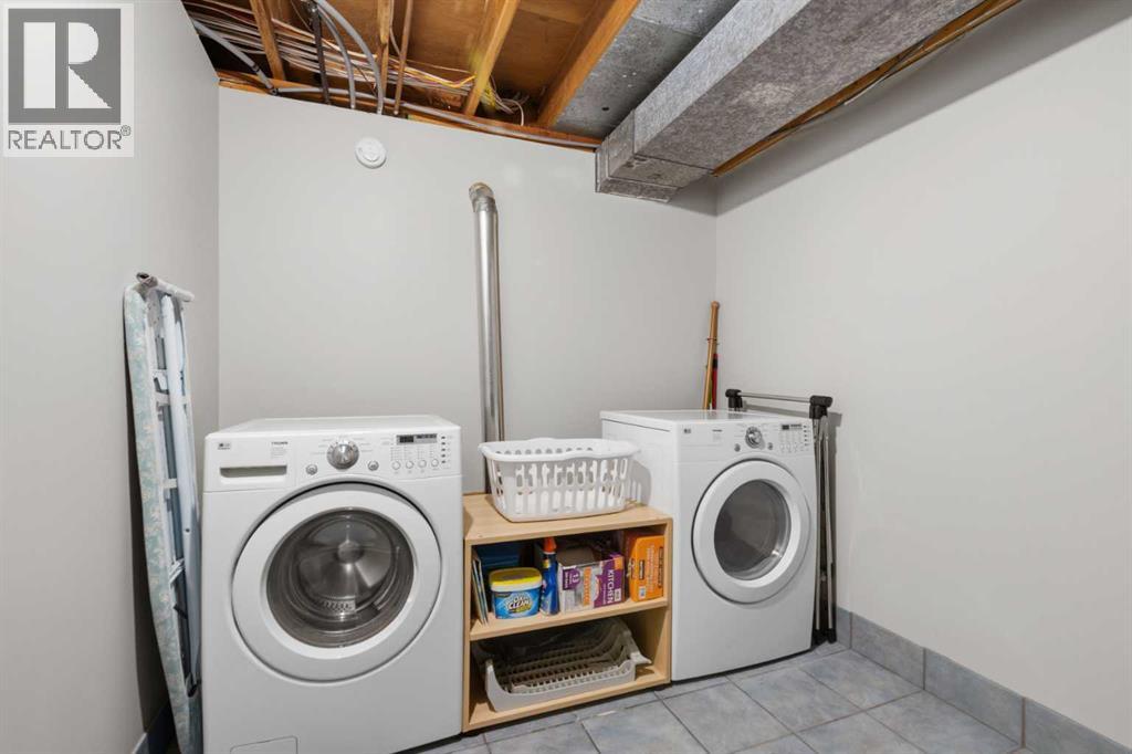 482103 160 Street E - 25