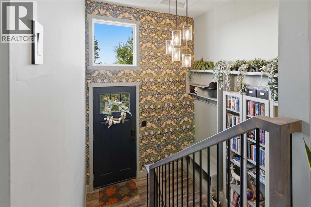 482103 160 Street E - 5