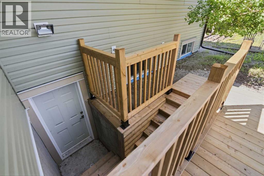 482103 160 Street E - 26
