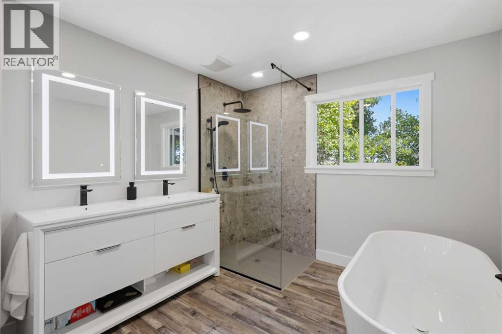 482103 160 Street E - 16
