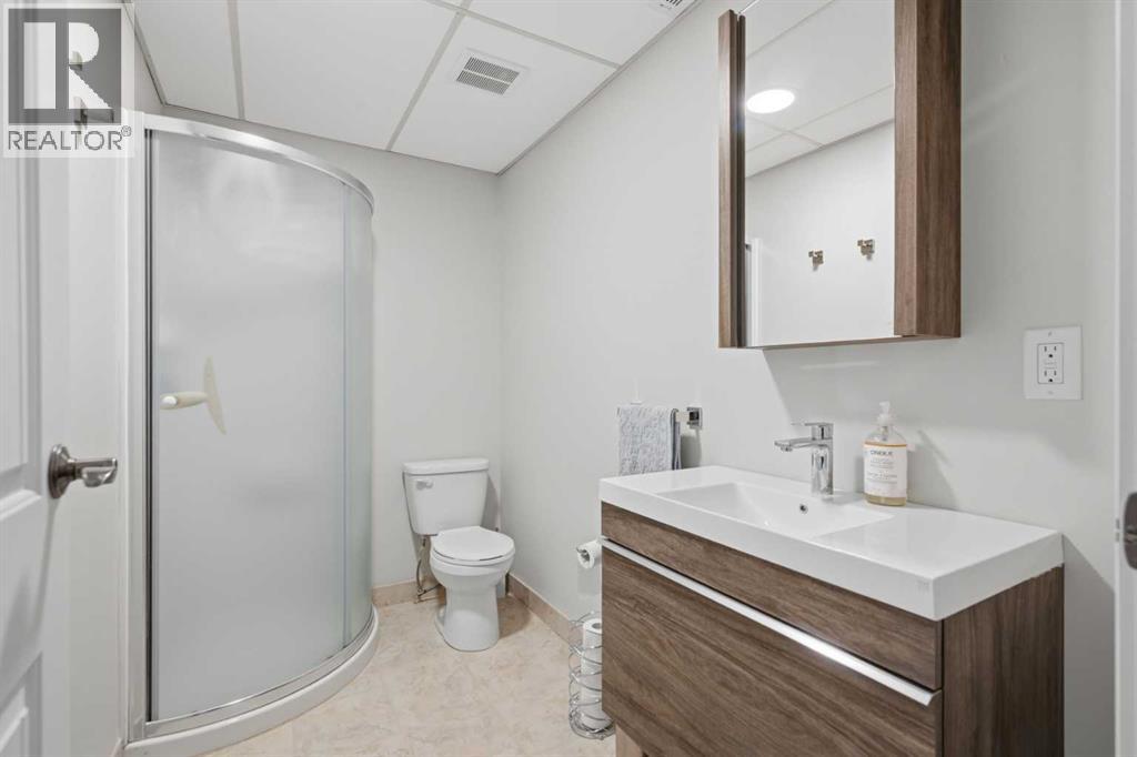 482103 160 Street E - 22