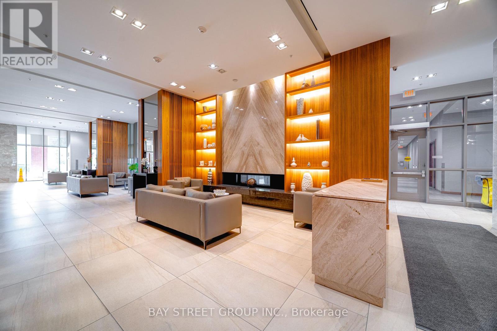 #218 1038 MCNICOLL AVENUE - 27