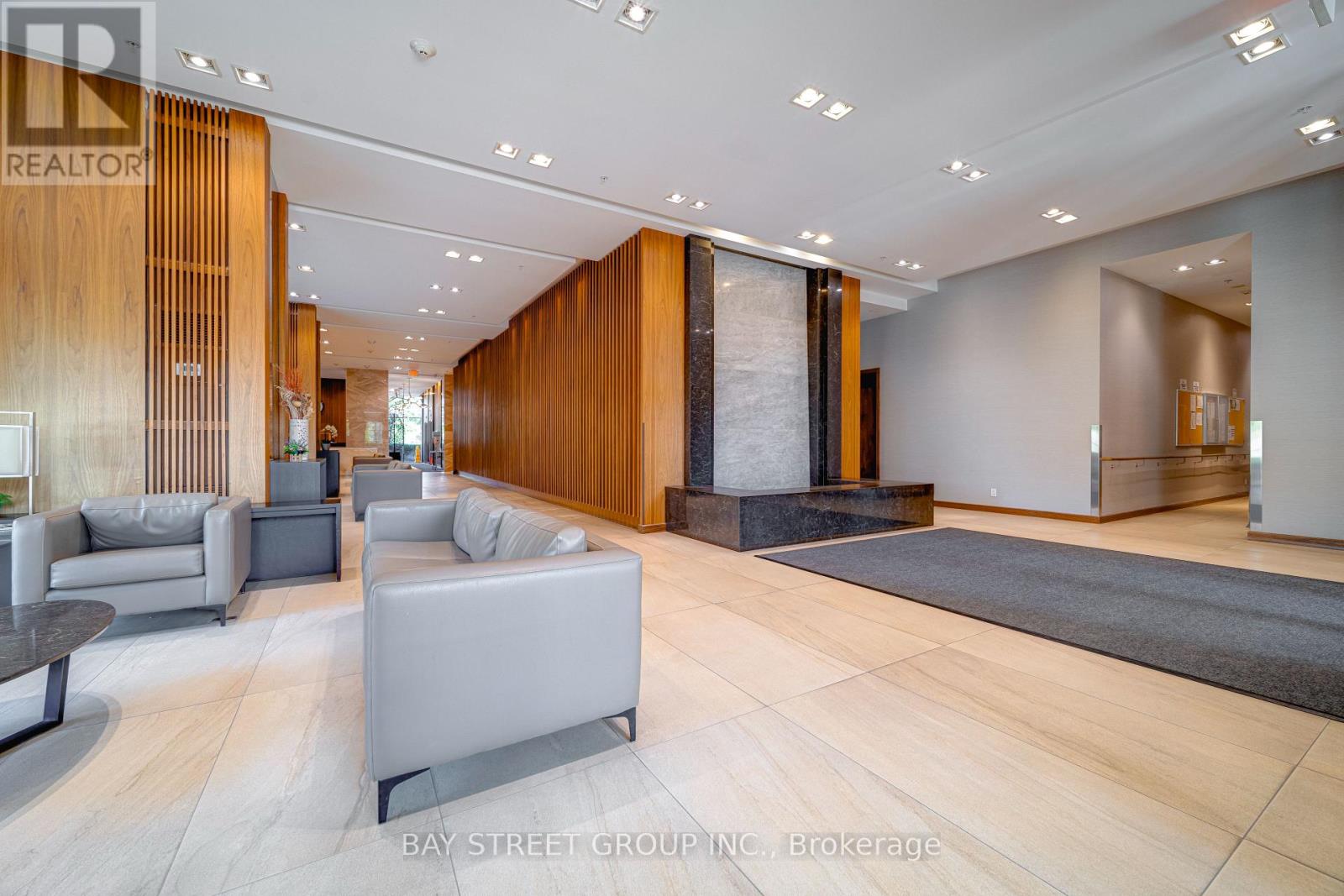 #218 1038 MCNICOLL AVENUE - 28