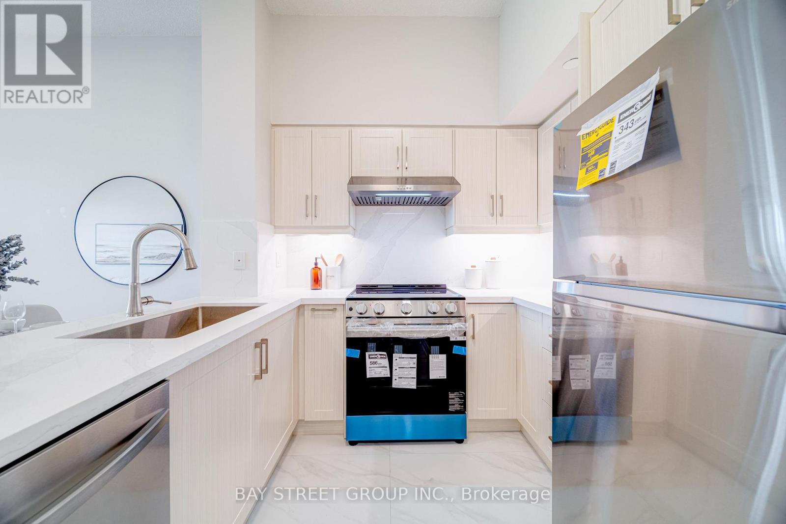 #218 1038 MCNICOLL AVENUE - 5