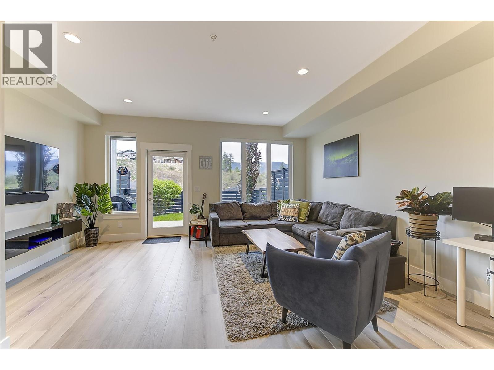 #43 12798 LAKE HILL Drive Lot# SL39 - 12