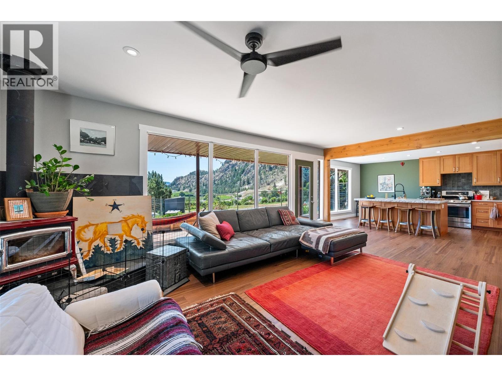 482 Pinehill Road, Oliver