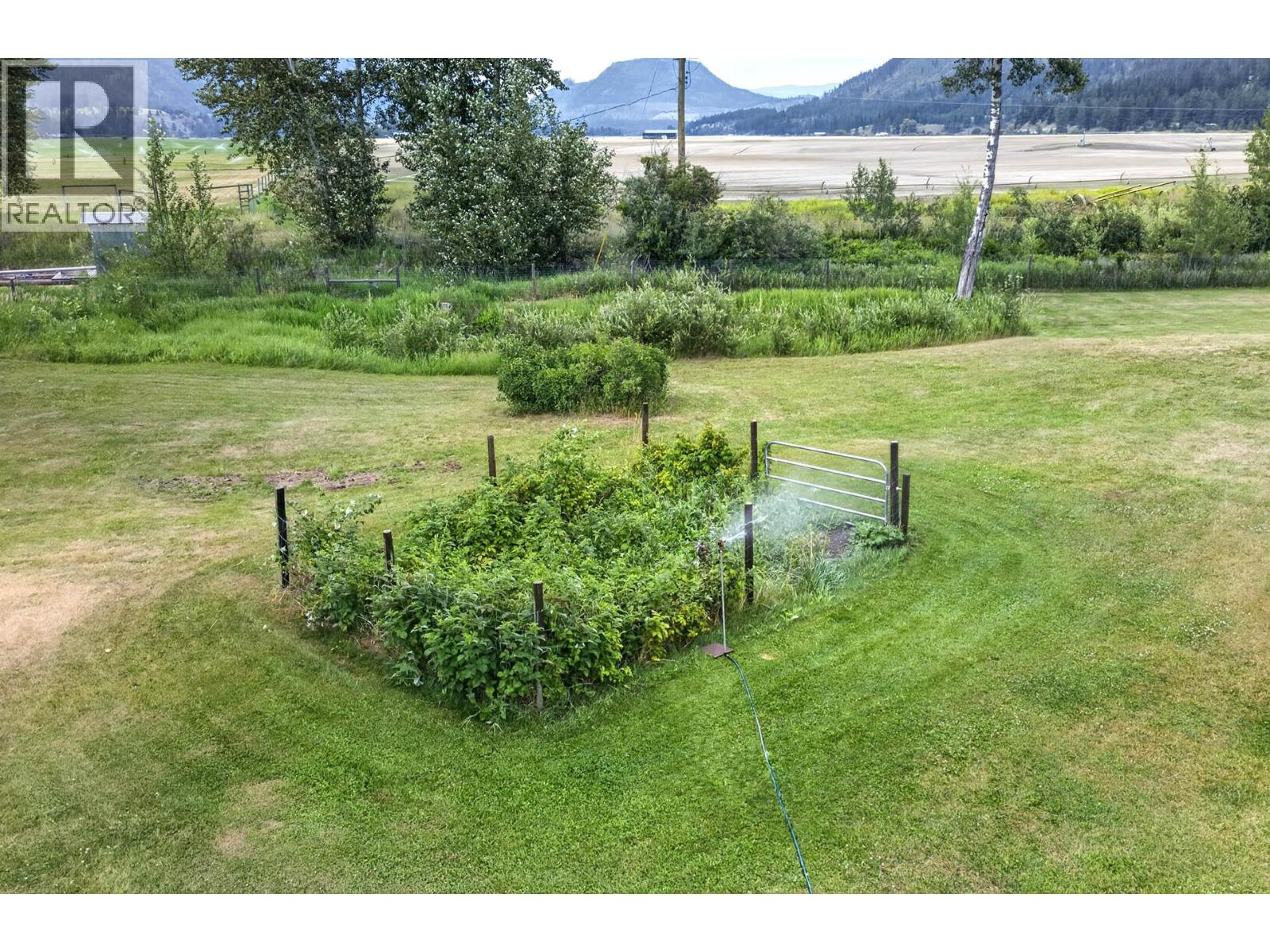 215 McLure Ferry Road - 27
