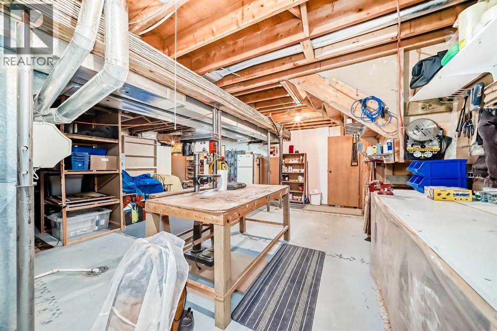 219 Hawkstone Close NW - 46