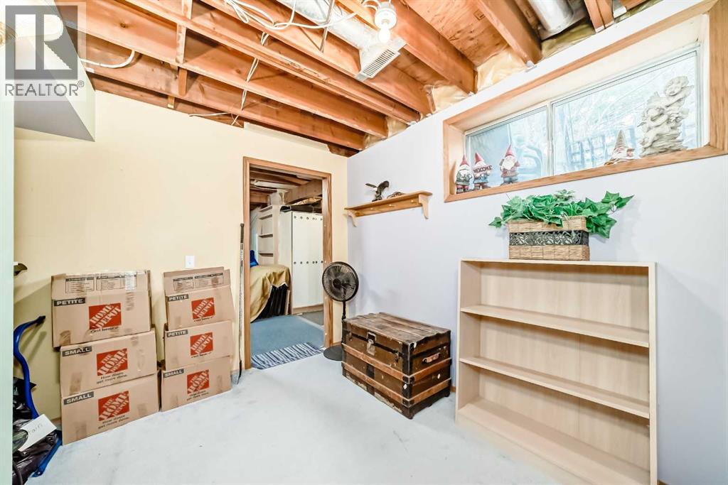 219 Hawkstone Close NW - 43