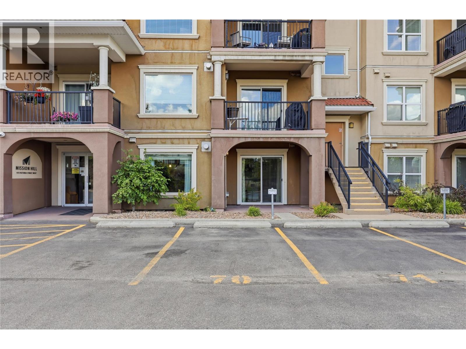 #104 975 Victoria Street W Street - 3