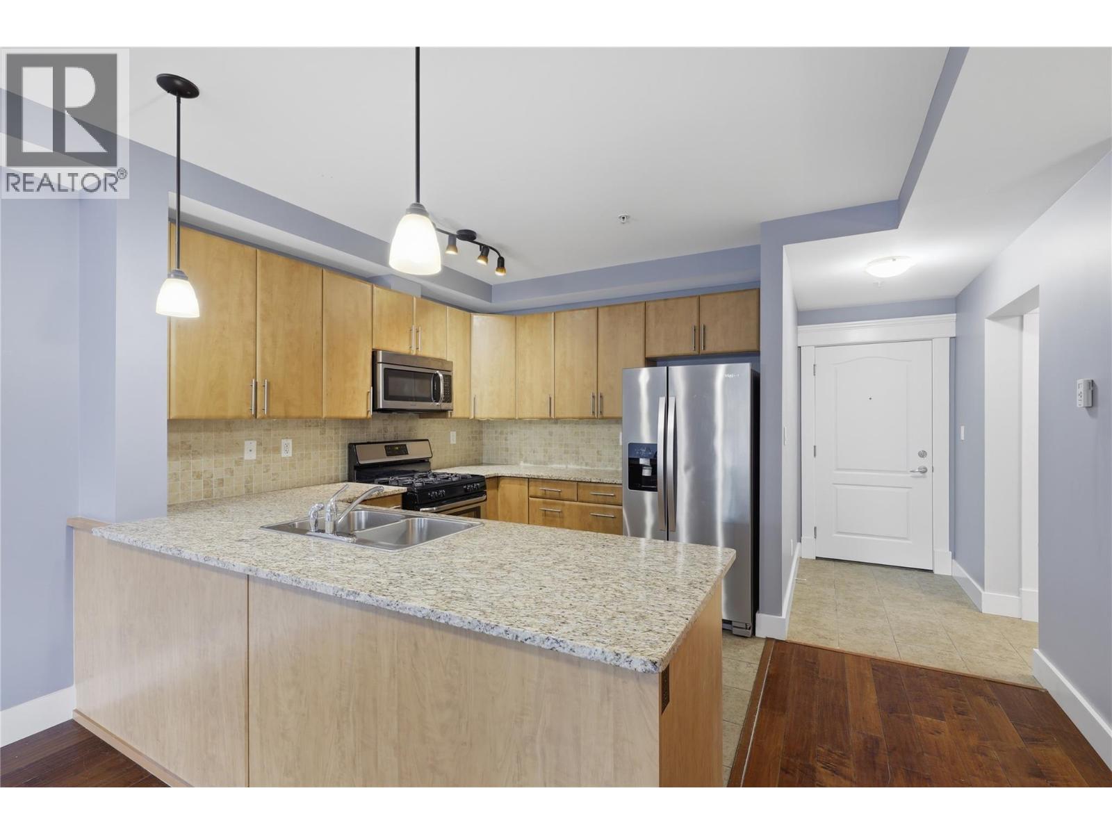 #104 975 Victoria Street W Street - 19