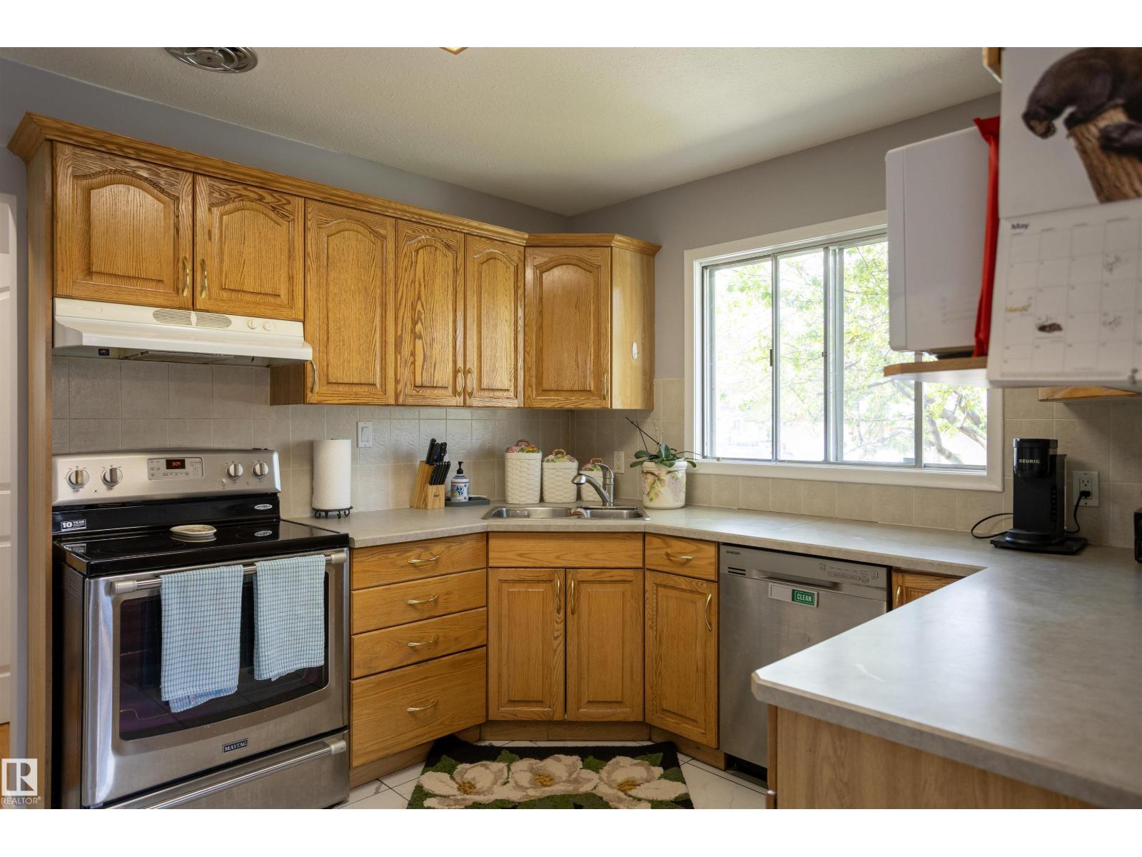10428 68 AV NW - 17