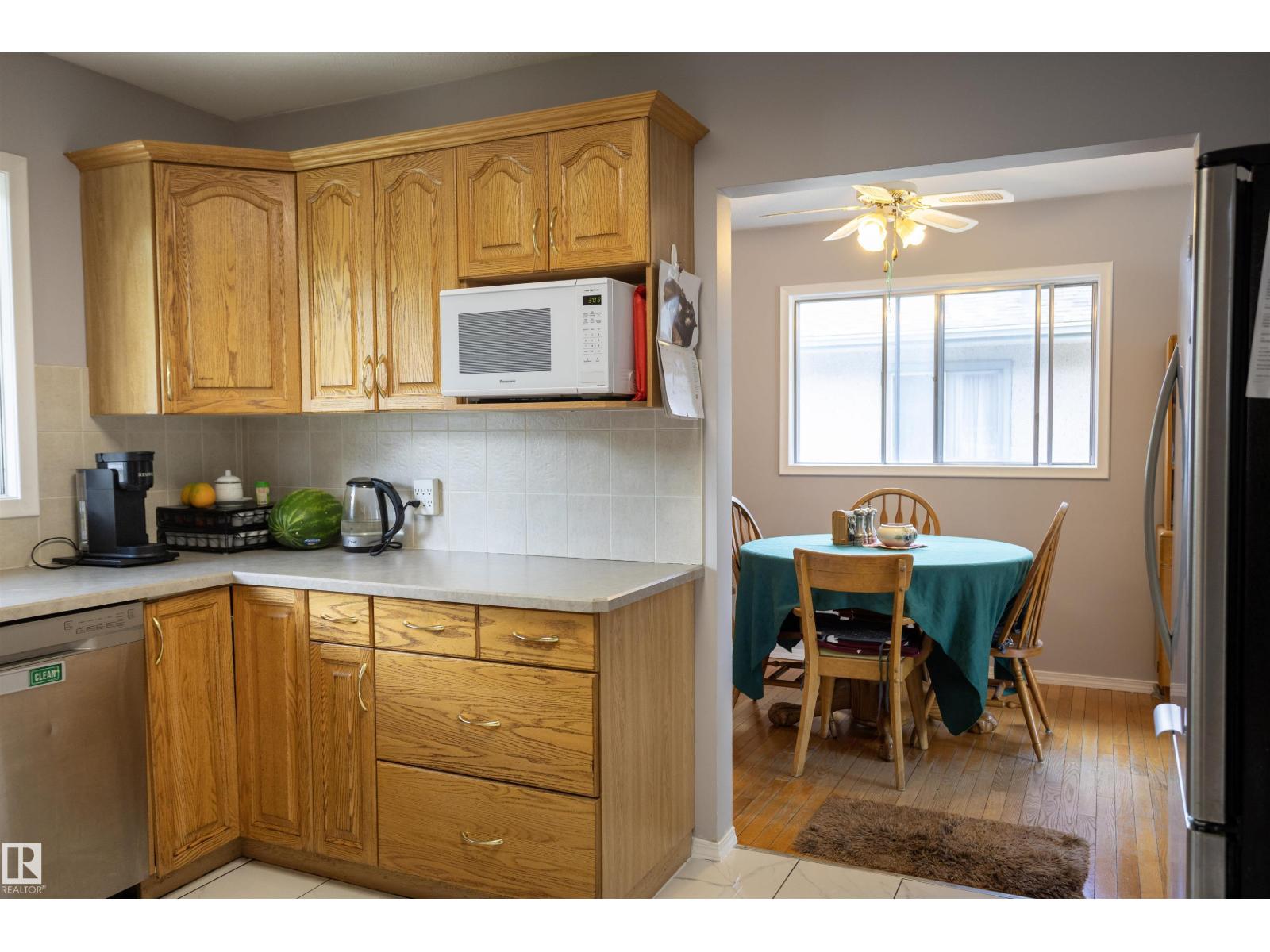 10428 68 AV NW - 19