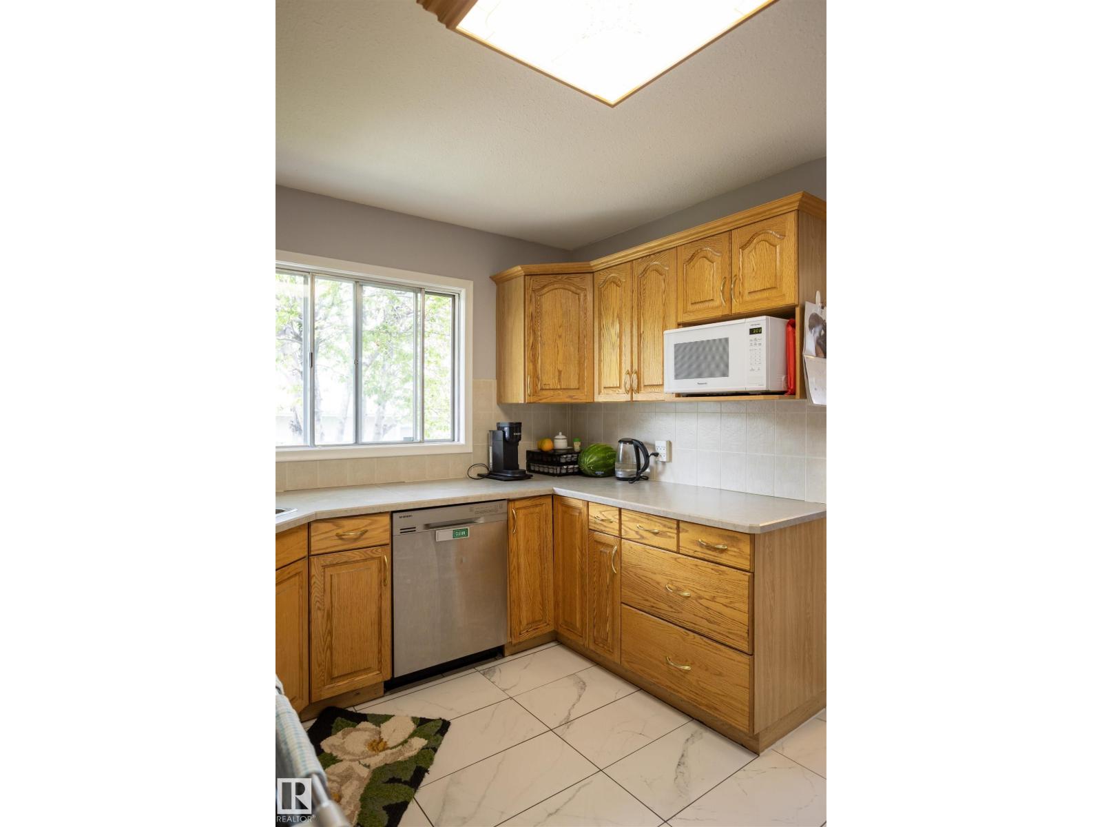 10428 68 AV NW - 21
