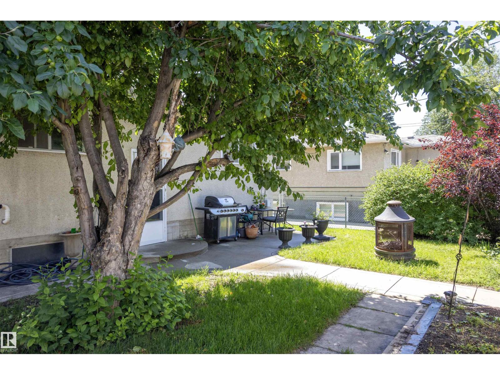 10428 68 AV NW - 31