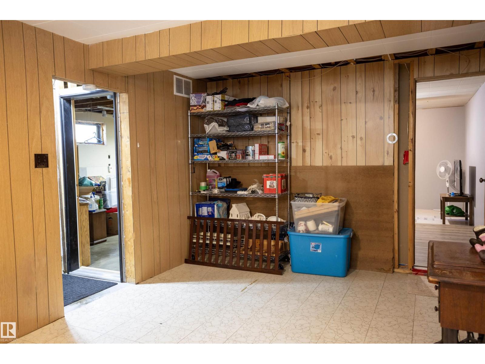 10428 68 AV NW - 33