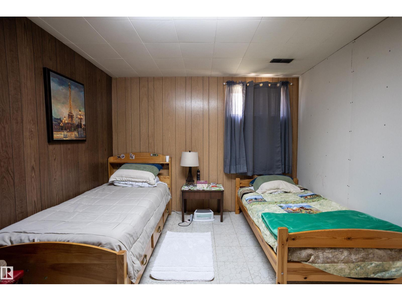 10428 68 AV NW - 35