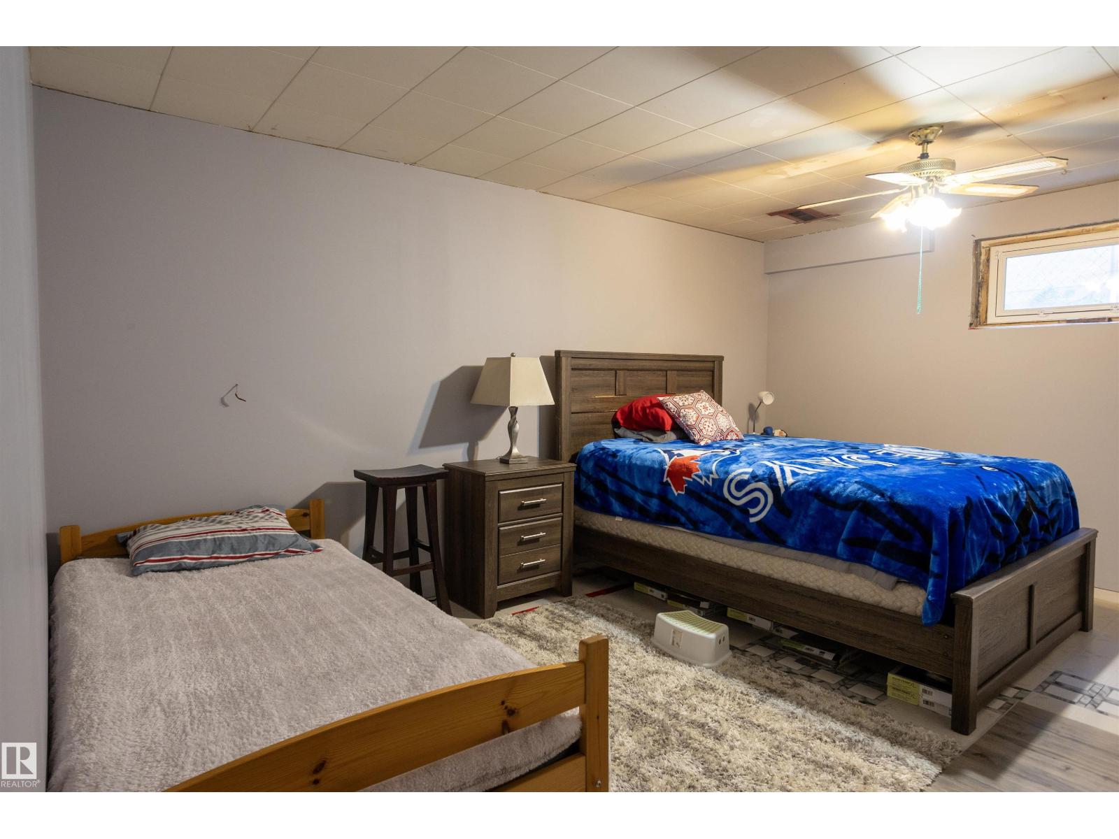 10428 68 AV NW - 37