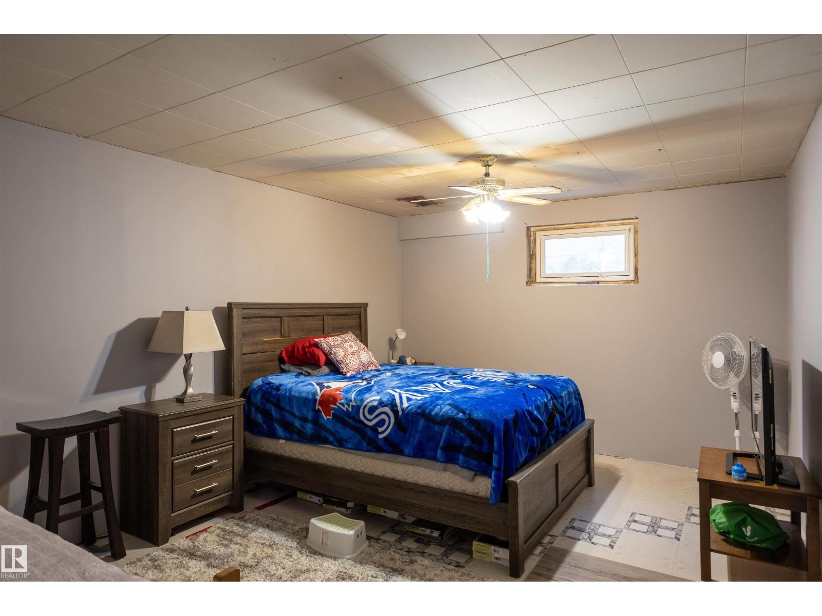 10428 68 AV NW - 38