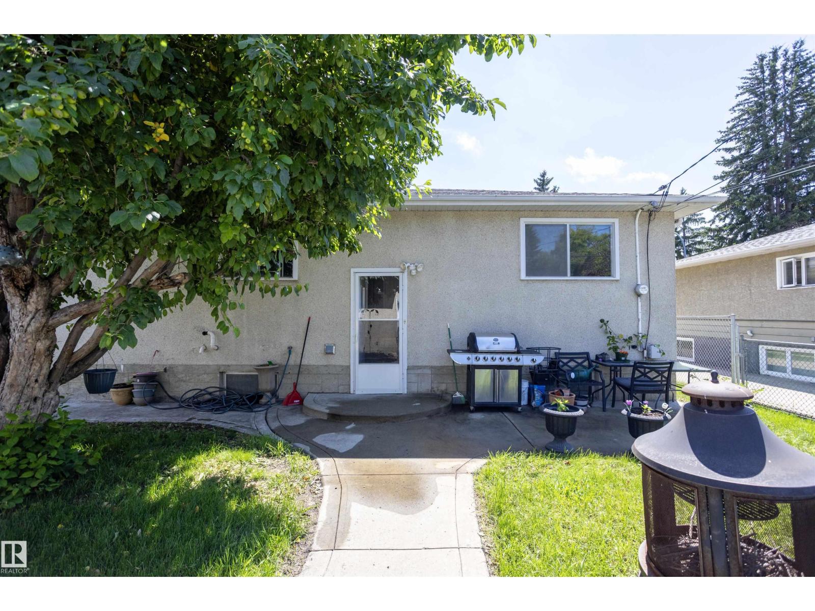 10428 68 AV NW - 44