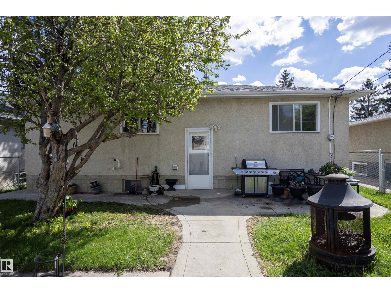 10428 68 AV NW - 45