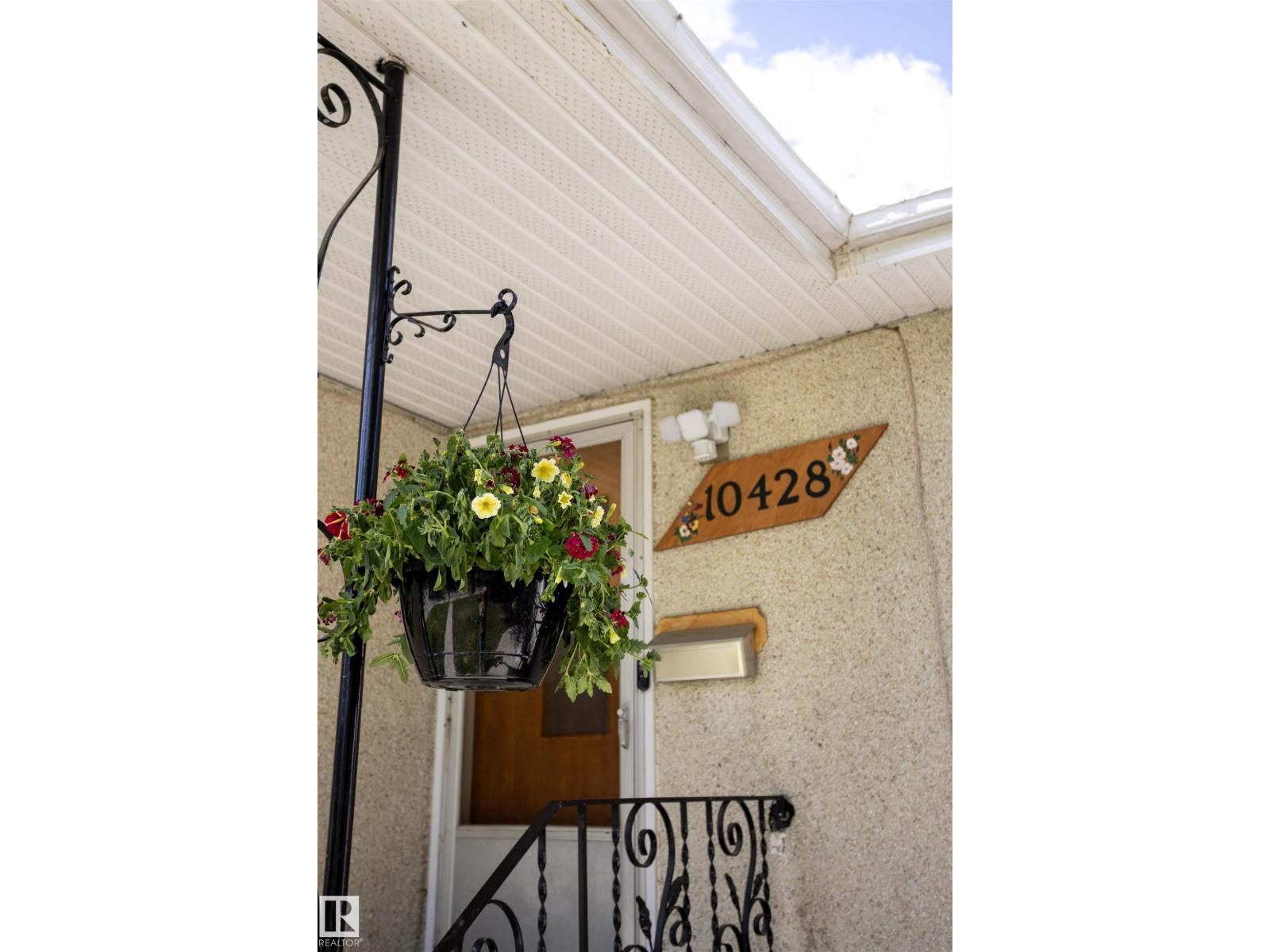 10428 68 AV NW - 5