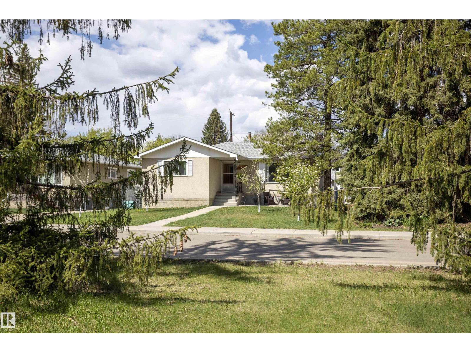 10428 68 AV NW - 53