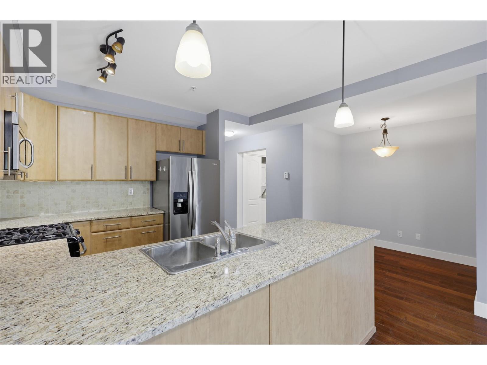 #104 975 Victoria Street W Street - 23