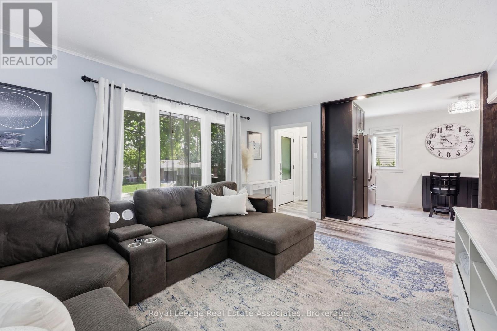 21 RIDGEWOOD AVENUE - 12