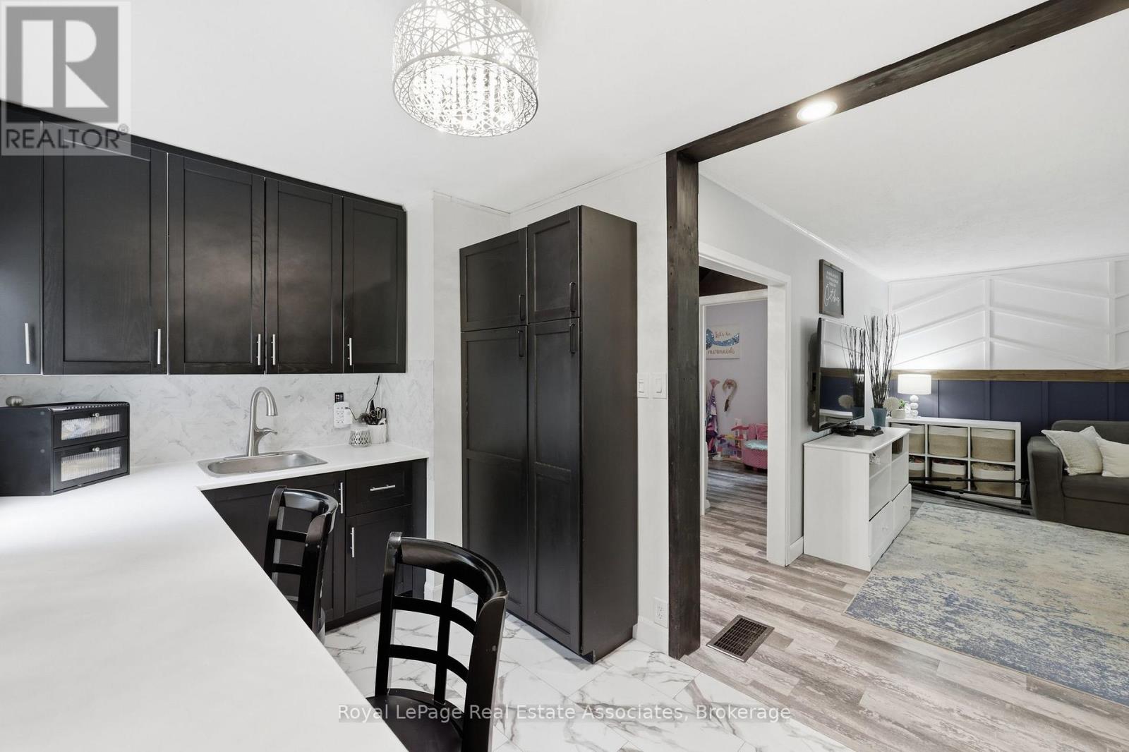21 RIDGEWOOD AVENUE - 14