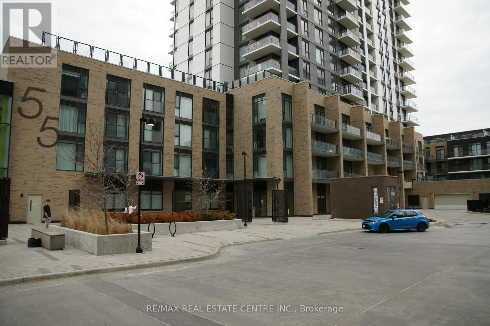#1006 55 DUKE STREET W - 3