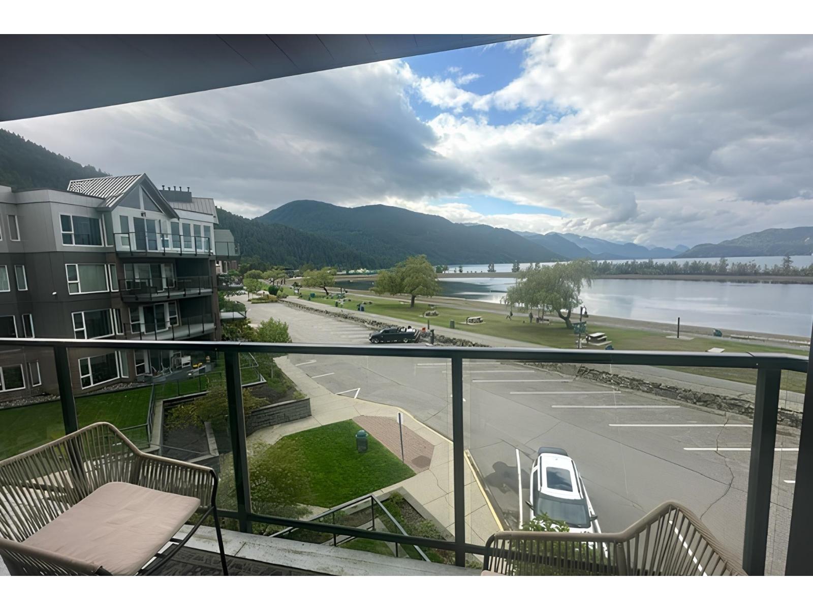 320 378 ESPLANADE AVENUE, Harrison Hot Springs, Harrison Hot Springs