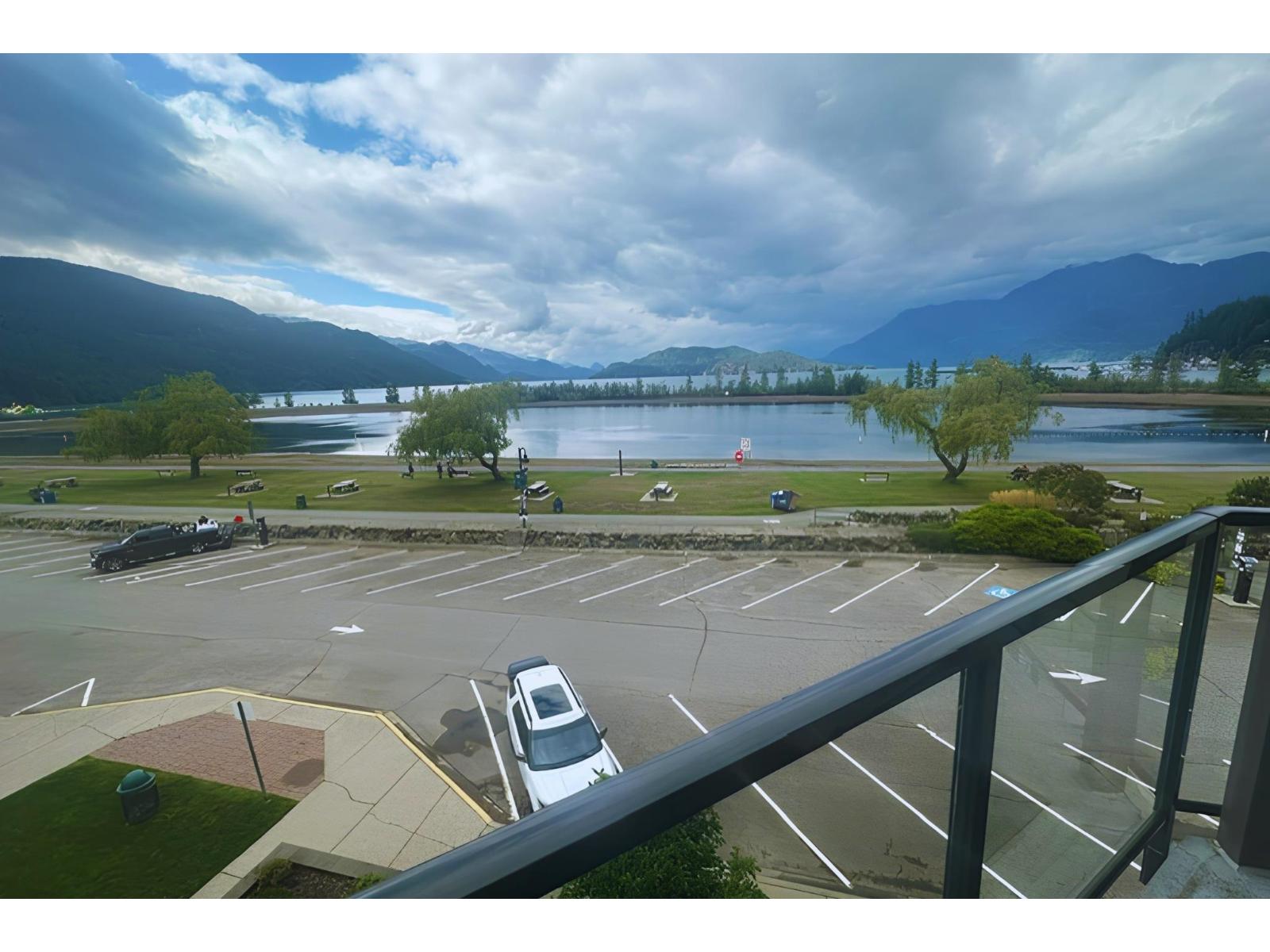 320 378 ESPLANADE AVENUE, Harrison Hot Springs, Harrison Hot Springs