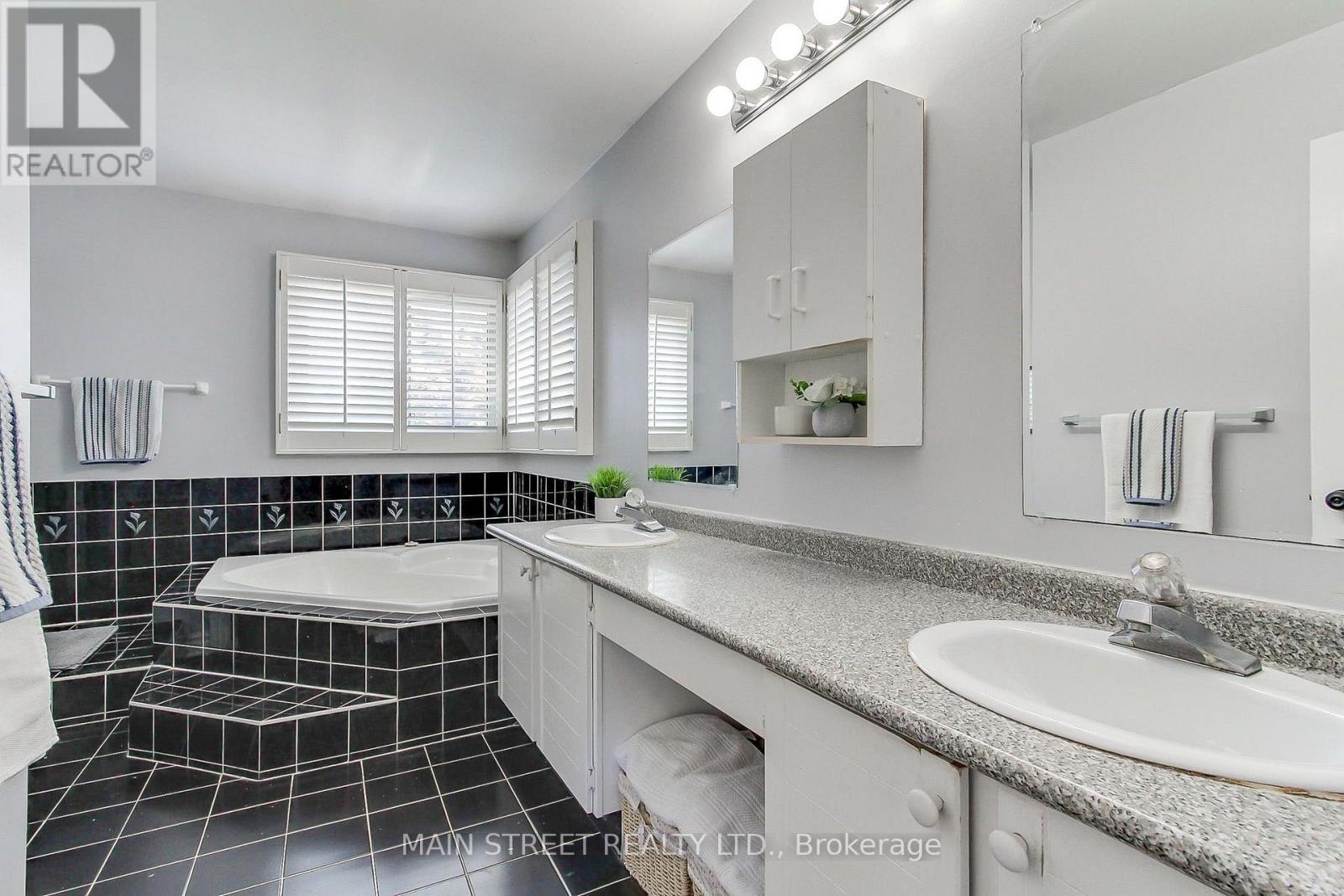 14 MCGEE CRESCENT - 26