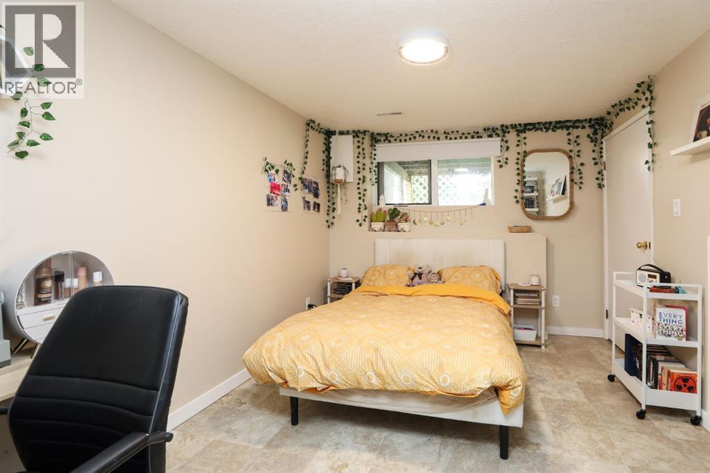 272 E 2 Avenue S - 27