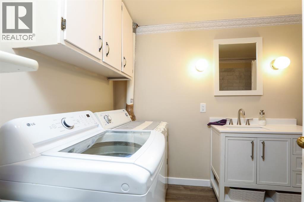 272 E 2 Avenue S - 24