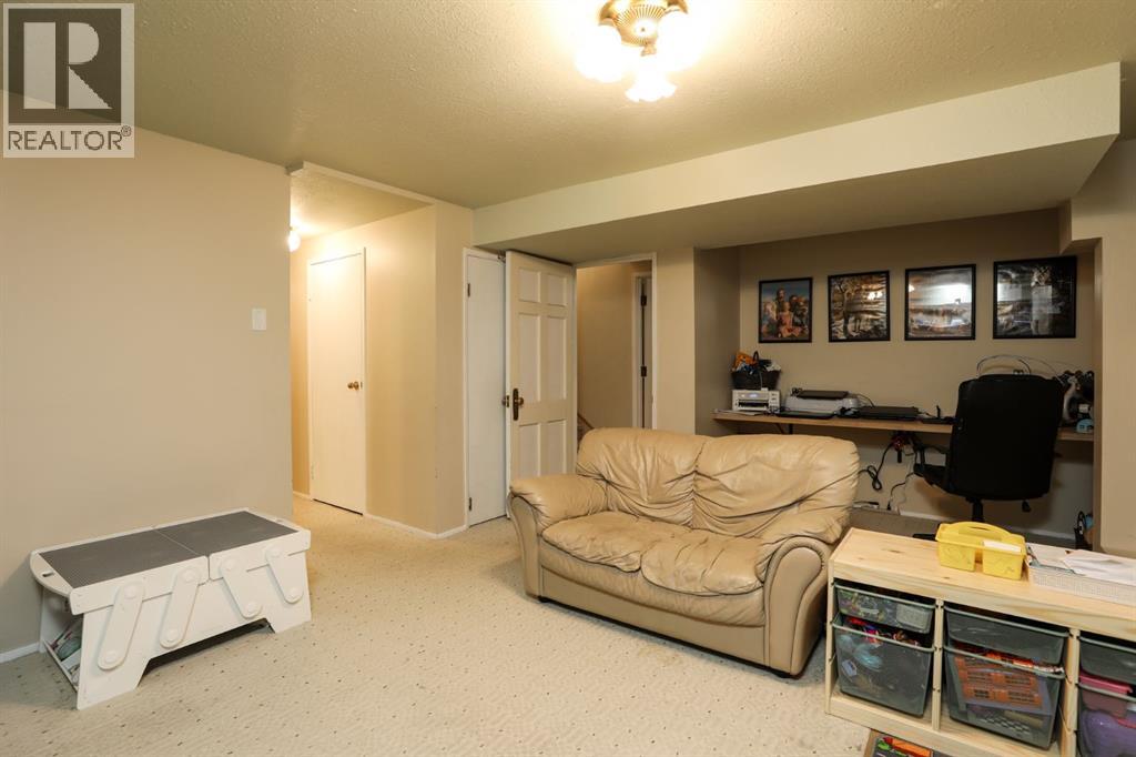 272 E 2 Avenue S - 20