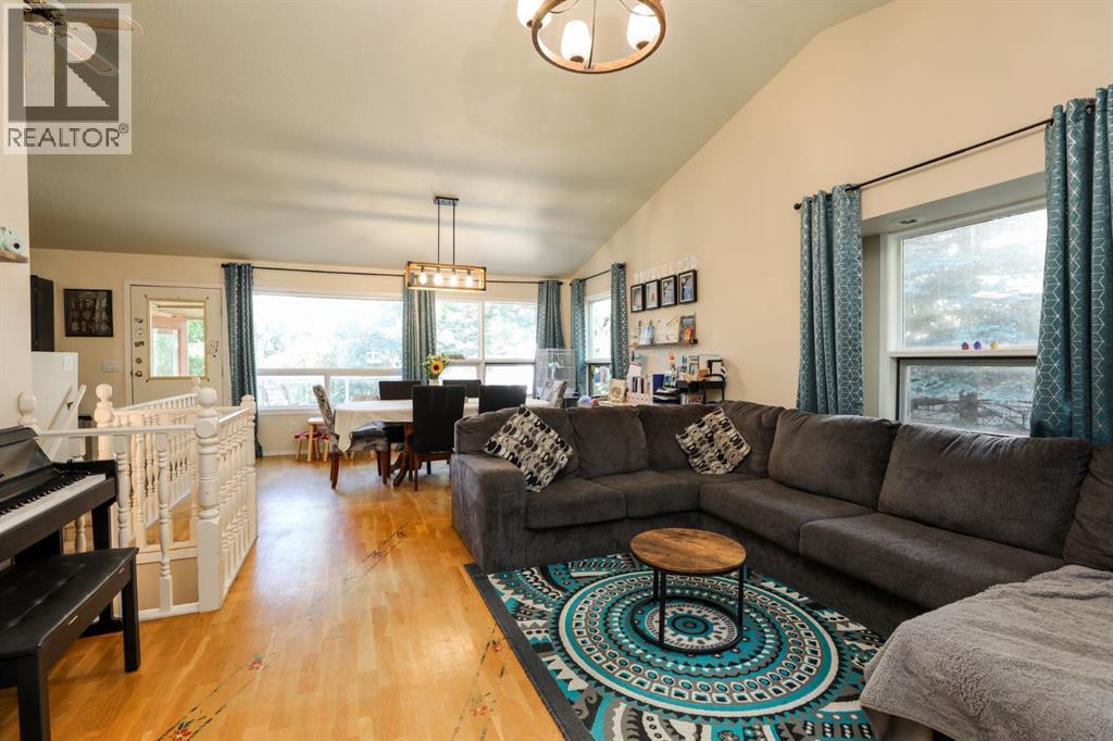 272 E 2 Avenue S - 5